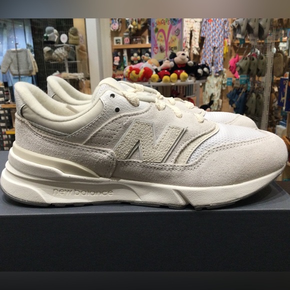 New Balance Kids 997R White/Beige Multiple Sizes
